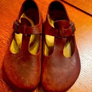 Birkenstock Paris Burgundy T strap maryjanes